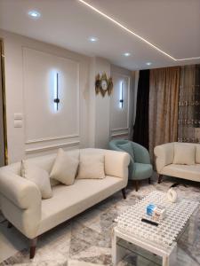 Pyramids Gardens 37 H, 5th Floor