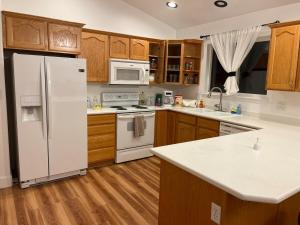 New house & furniture, calm neighborhood