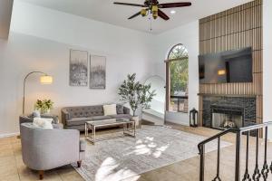 7 Mi to Sabino Canyon Poolside Oasis with Mtn Views