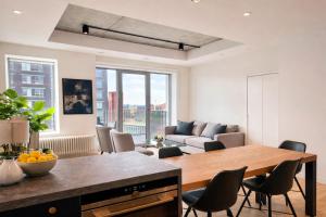 Beautiful view to Canary Wharf , O2 arena , near by London Excel 3-beds