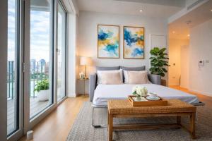 Beautiful view to Canary Wharf , O2 arena , near by London Excel 3-beds