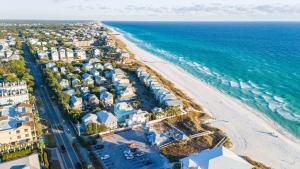 Sunlight Coast Gulf-View Luxury Steps to the Beach