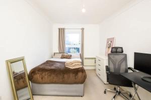 Stylish 2 Bedroom London Flat with Free Parking