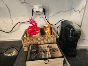 Perfect Strangers D1