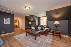 Aces Chalet