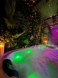 Majorelle Terracotta Spa