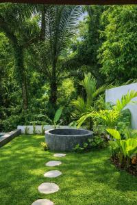 Luxury Jungle Villa in Ubud - Infinity Pool, River View & Total Privacy