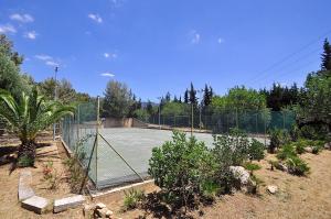 Villa Oasis, Private Pool, Tennis Court & Nature in Bunyola