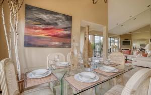 VB925 - Fourth Tee - Alice Lodging