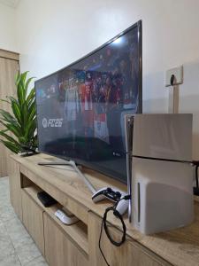 BDA Apartments - 1 Bed & Parlor with PlayStation 5, Steady Light, Fast Internet, Self Check-in, Mini Bar, Daily Housekeeping, Laundry Service