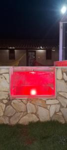 Casa junto as montanhas