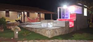 Casa junto as montanhas