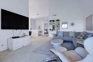 V3947 - Greens and Dreams