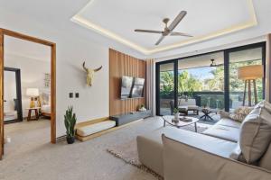 North Side 3BR | Pool, Private Patio