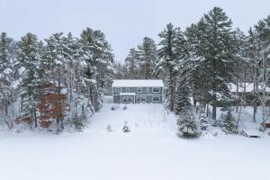 Northwoods Haven family home on Meta Lake