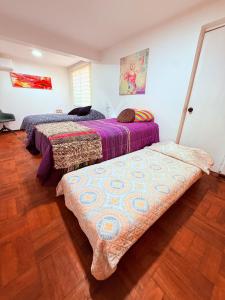 Casa Las Condes, steps from Manquehue Metro