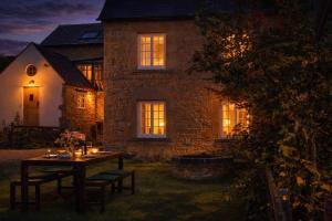 Cotswold Stone Cottage - Garden Woodburner & Pub 5-Min Walk