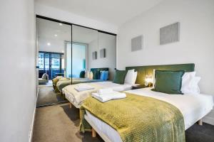 Elegant Fulton Lane Apartment near QueenVic Market