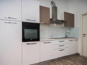 Holiday Home Relax - One Bedroom Holiday Home with Hot Tub