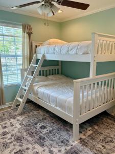 Oasis at Munchy branch & Bike trail & Dog Friendly