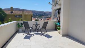 Planet Pag Studios - Relax, youre home