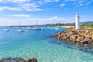 Luxe Newly Renovated 2BR Unit - Pet Friendly - WALK TO BEACH