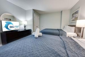 Private 3-Bedroom Seaside Resort with Views, Pools