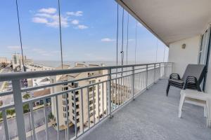 Private 3-Bedroom Seaside Resort with Views, Pools