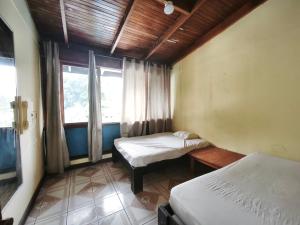 3rd Floor Hostel House of the Macaws, No AC, only cash,sharing rooms