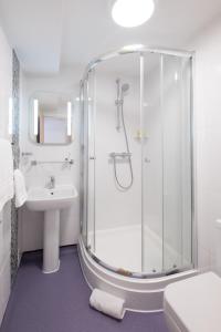 Triple Room room in Signature London