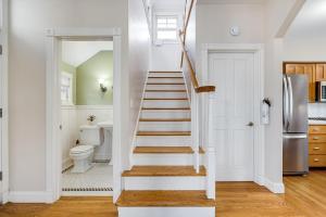 The Heart of Sonoma Plaza, Stylish 1877 Victorian