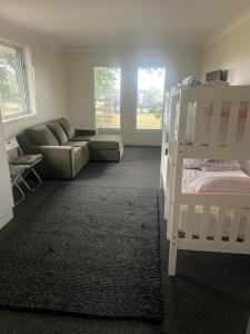 Hillview Farmstay Unit -Coast Meets the Sea