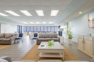 Phoenix VI 6904 condo