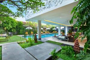 Varenya Cozy 1 BR Suite Twin Room