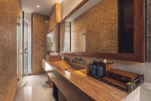 Varenya Cozy 1 BR Suite Twin Room