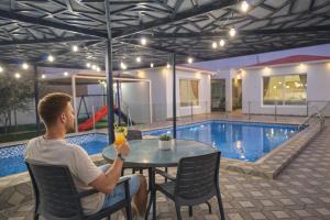 Wadi Bani Khalid - Al Joud Green Hostel