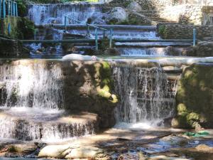 2 Bdrm, 1 Bath, Wifi, Near River and Beach, 4R