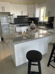 2 Bdrm, 1 Bath, Wifi, Near River and Beach, 4R