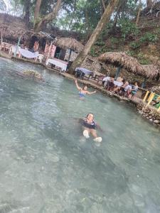 2 Bdrm, 1 Bath, Wifi, Near River and Beach, 4R