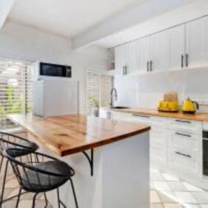 Kays Place - Beachfront 3 Bedroom