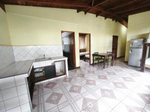 3rd Floor Hostel House of the Macaws, No AC, only cash,sharing rooms