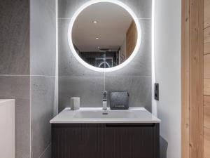 Appartement neuf au pied des pistes pour 9 personnes - FR-1-570-70