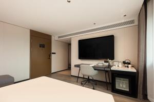 Atour Hotel Hangzhou Hefang Street, Jiefang Road