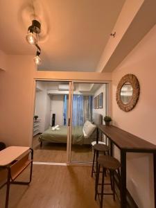 1-BR Spacious Condo Unit The Lawn