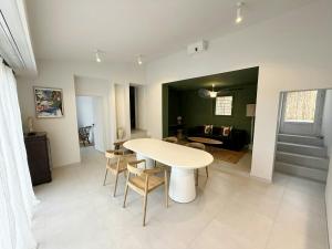 Mazet With Pool In Nîmes Garrigue