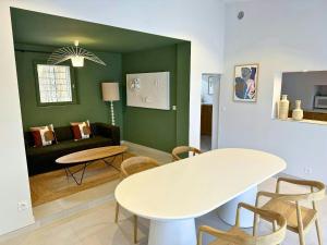 Mazet With Pool In Nîmes Garrigue