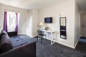 Hotels Hotel Paris Vaugirard : photos des chambres