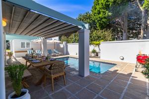 Escape to Hermanus Spacious Family Home