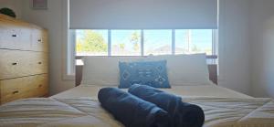 4 Bed 3 Bath Spacious home - 1 minute from Pacific Werribee