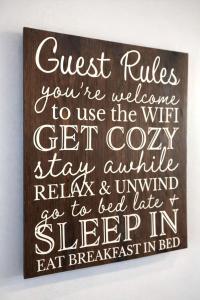 Splendid Cabin with Fire it and Backyard in NC